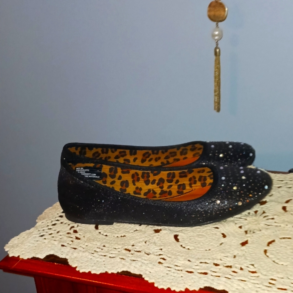 Hotcakes Black with silver glitter FlatsxSize 5M